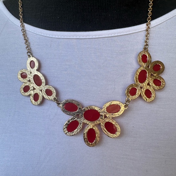 Stunning Vintage Necklace  17 1/2” w/3” Extension Has A Tag See Last Pic - Picture 2 of 3